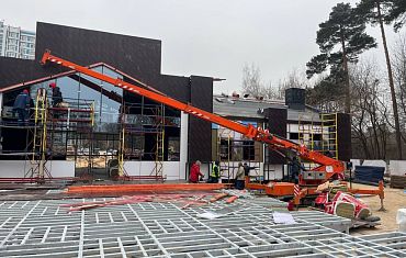 Вакуумный захват и мини-кран Арлифт на остеклении