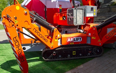 Выставка в Екатеринбурге "Дерево+Дом. Коттедж. Дача"